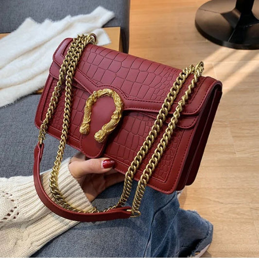 Vintage clutch shoulder bag in wine